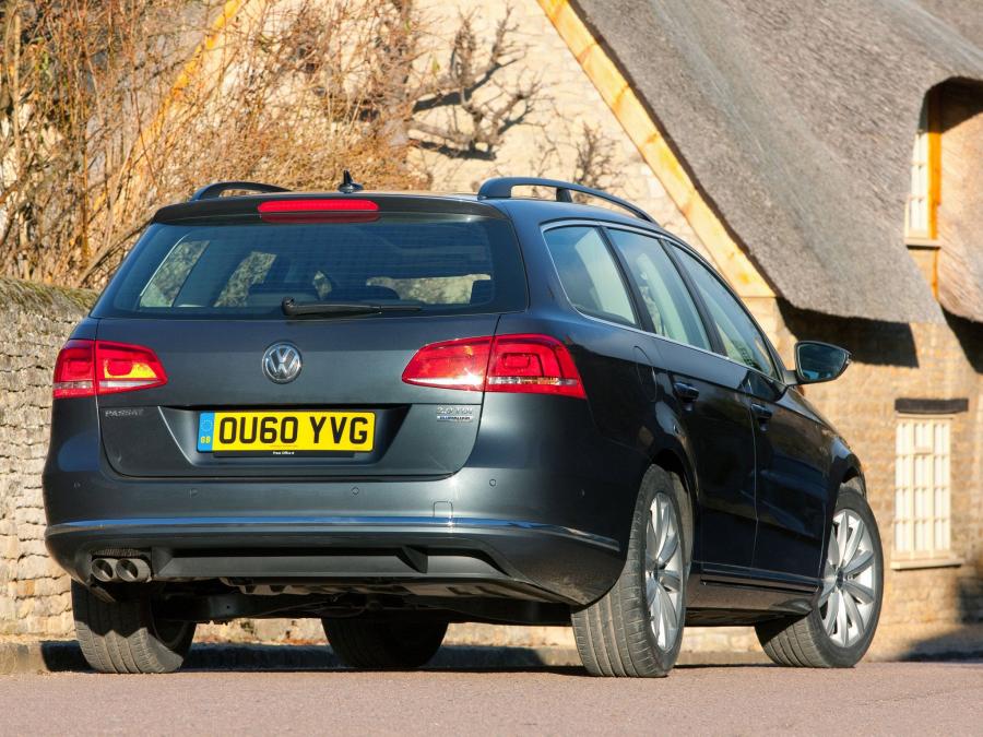  Volkswagen Passat Variant 2010 года  (UK) (фото 6 из 16)